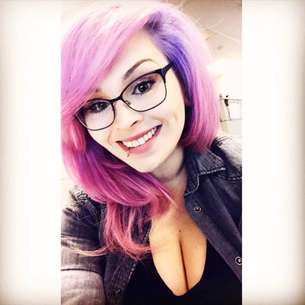 Meet your Posher, Kayla